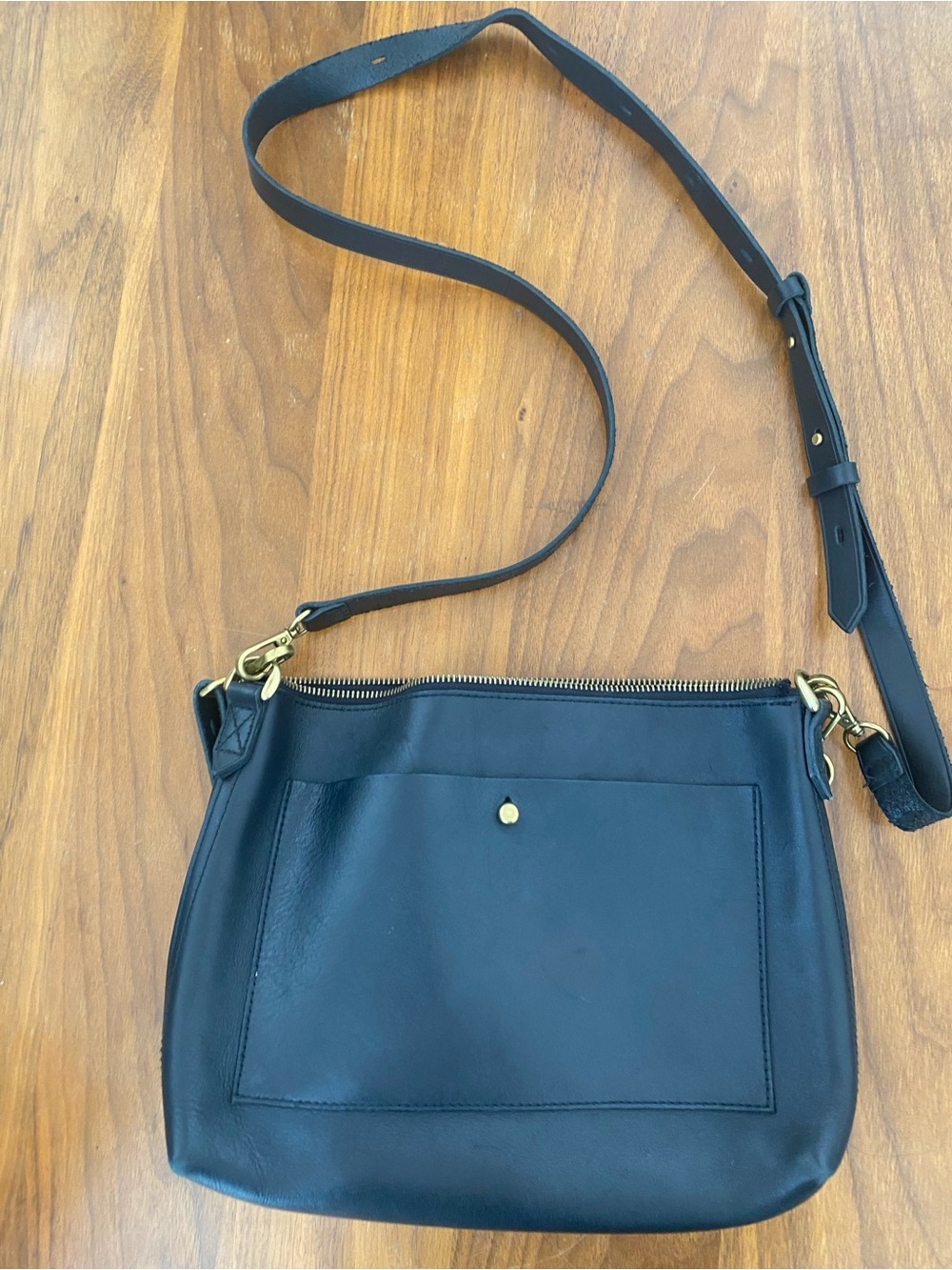 Madewell Black Leather Crossbody Bag | Adjustable Strap | Broken Zipper